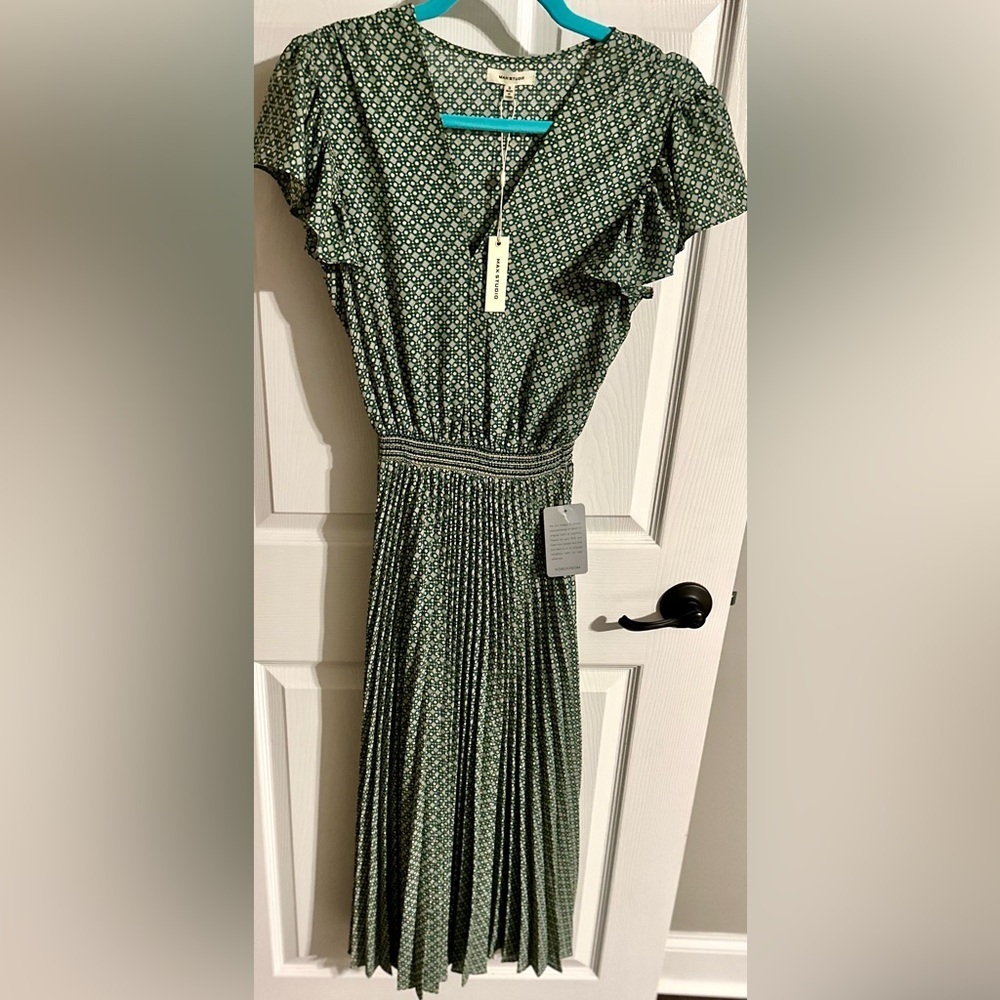 Max Studio Pleated Midi Dress — NWT Green Print Flutter Sleeve | Size S - Picture 7 of 11
